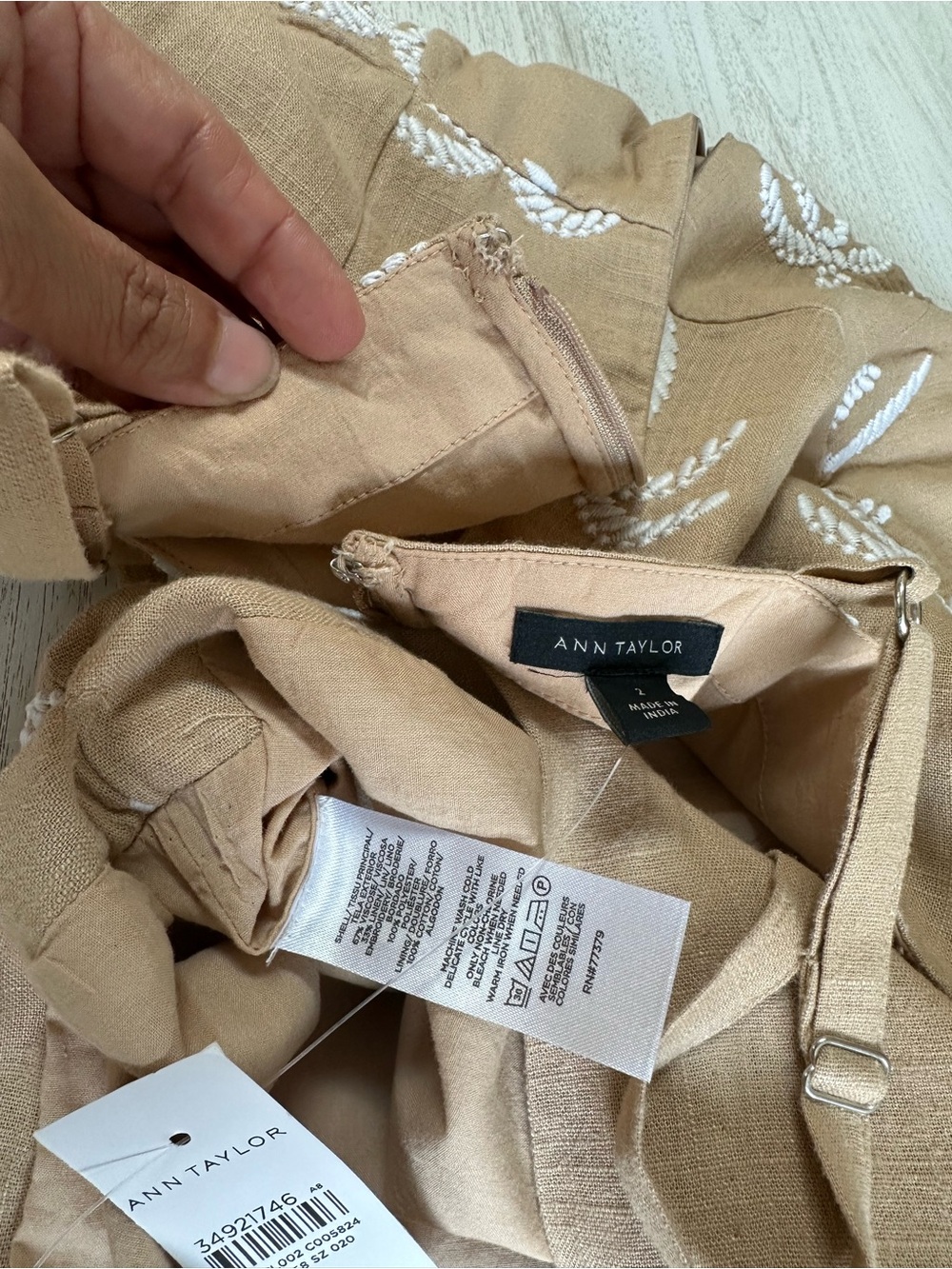 🆕 Ann Taylor Beige Palm Tree Embroidered Midi Dress - Picture 6 of 8